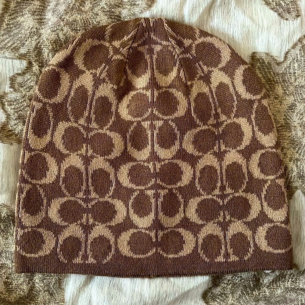 NWOT Coach Khaki Logo Wool Blend Beanie Signature C Logo Print Ribbed Hat